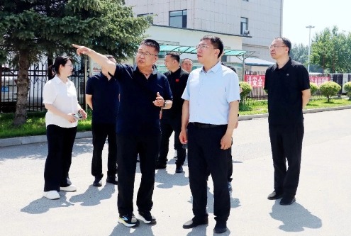 县委书记王海龙到康博士调研